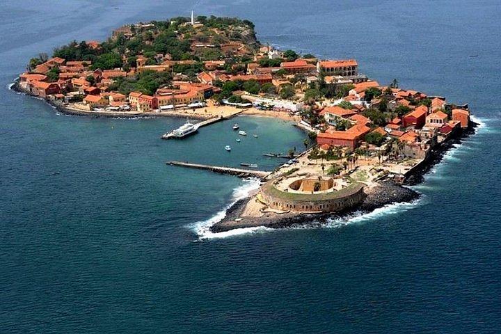 L&rsquo;Île de Gorée – Un Voyage dans l&rsquo;Histoire